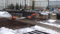 04.02.15 - Die Brckenlager werden weiter freigelegt.