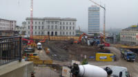 16.10.15 - Der Zugang zum Personnentunnel samt Decke ist nun verschwunden.