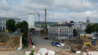 30.07.15 - Ein Pfahlbohrer wurde auch angeliefert.
