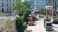 03.08.15 - Heute wurde mit dem Roden der Strucher und Bume begonnen.