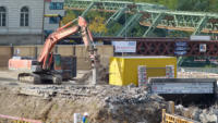 05.10.15 - 05.10.15 - Blick zum Bauplatz des Investors. Zur Zeit wird die alte Fahrbahndecke alten Strae Dppersberg entfernt.