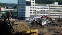 29.09.15 - Die alte Sttzmauer ist nun fast Geschichte.