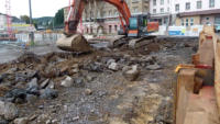 14.09.15 - Blick ber dem Bretterzaun - Mit dem Rckbau des Gelnde wirde nun begonnen.