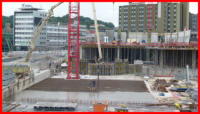 08.08.16 - Ein weiterer Teil der Parkhausdecke wird nun gegossen.