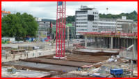 30.07.16 - Ein weitere Teil an der Parckhausdecke wird gegossen. Der Bogen ist der Anfang vom Investorgebude.