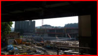 02.09.16 - Die dritte Etage wird in Angriff genommen. Blick vom  Schwebebahnhof.