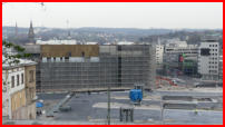 05.04.17 - Die Fassade wird nun Montiert. Blick von der Sdstadt zum Investorgebude.