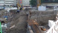 31.07.15 - Am Widerlager der Brcke wurd nun der Bewehrungsstahl eingebaut.