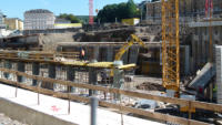 31.08.15 - Dder Brckenkopf wurde bereits ausgeschalt. Die Sttzen des Mittelpfeilers sind bereits fertig gegossen.