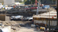 04.11.15 - Der Nordteil der Geschftsbrcke wird nun gegossen. Blick vom Schebebahnhof.