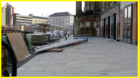 19.02.2018 - Die ersten Lampenmasten sind da.