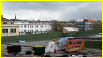 06.04.17 - Mit einigen Ausnahmen sind die  grnen Bitumen Bahnen fertig eingebaut.