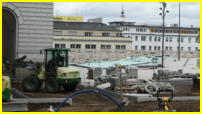 27.08.2018 - Das Erdreich wird weiter eingebaut.