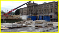 04.08.17 - Ein neues Containerdorf entsteht.