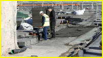27.03.17 - Die Foamplatten werden nun hier weiterverlegt.