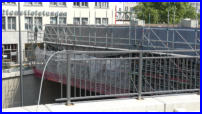 01.06.17 - Bald wird auch dieses Gerst abgebaut.