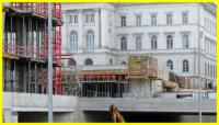 14.11.16 - Der erste Teil der Wand am oberen Vorplatz wurde ausgeschalt. Blick von der Morianstr.