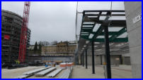 28.02.17 - An der Westseite wurden die Sicherheitsnetze angebracht.