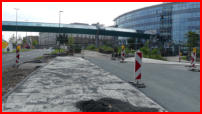 01.09.17 - Der Bgersteig ist hier fertig. Nun mu nur noch der Parkplatz Asphaltiert werden.