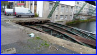 26.04.16 - Nun wird der restliche Teil der Brcke abgetragen.