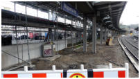 01.02.2018 - In der Nacht wurde der Teerbelag ausgebaut.. Nur stehen jetzt die Gerste im Weg.