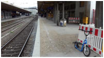 13.05.2018 - Dieser Durchgang wir wohl bald geschlossen werden um den Bahnsteig weiter zu pflastern.