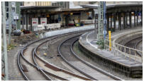 13.11.2018 - Der restliche Bahnsteigkante ist nun auch verschwunden. Blick von der bahnhofstrae.