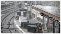 15.04.17 - Die ersten Quadratmeter sind fertig gepflastert. Blick von der Brcke zur Sdstadt.