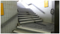 15.07.17 - Die neue Treppe. Der Handlauf ist auch bereits angebracht.