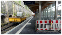 15.09.17 - Einige kleine Arbeiten an der Sitzgruppe werden noch erledigt. Erstmal mu der Bahnsteig fertig werden.