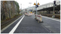 20.09-17 - Der Bahnsteig ist fertig gepflastert.