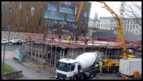 12.12.2020 - Die Decke am Cafe Cosa wird Betoniert. Blick aus der Schwebebahn