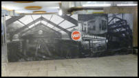 27.01.2020 - Die Bretterwand wurde mit Fotobahner verschönert.
