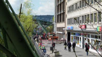 18.06.18 - Nichts geht mehr . Die Hausanschlsse werden nun gekappt.