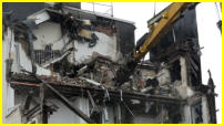 11.01.2017 - Das Treppenhaus wurde auch schon angeknabbert.