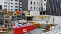 31.08.17 - Der nchste Abschnitt der Zwischendecke wird aufgebaut.