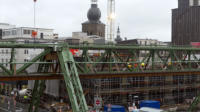 27.11.17 - Auch bei Starkregen die Bauarbeiten weiter.