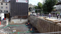 11.07.17 - Die Abflussrohre werden eingebaut.