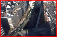 15.03.2018 - Die Aufzugschchte wachsen weiter in der Hhe.