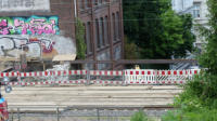 22.07.17 - Bis auf zwei Gleise ist die Brcke abgrbrochen.