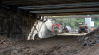 29.09.17 - Hier wird weiter am Aushub fr die neuen Fundamente gearbeitet.