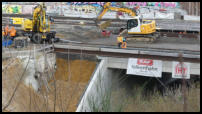 06.02.2019 - An den S-Bahn Gleisen wird nun der Untergrund eingebaut