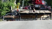 21.07.17 - Die hlfte der Brcke ist schon abgebaut.