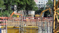 16.08.17 - An der Nordseite wird noch Platz fr das neue Brckenlager geschaffen.
