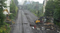 25.07.17 - Der erste neue Tunnelteil steht. Er besteht aus Fertigteilen.Auch an der linken Seite haben die Arbeiten bekonnen.