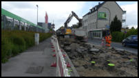 12.05.2020 - Unter der abgefrästen Fahrbahndecke befindet sich noch eine weitere alte Fahrbahndecke.