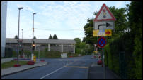 09.05.2020 - Viele Schilder stehen in der Müngstener Str. 