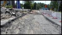 21.07.2020 - Bis zur Mitte der Einmündung reicht die Baustelle nun.