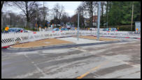 11.12.2020 - Obere Lichtenplatzer Str. - Ecke Müngstener Str. - Die Verkehrsinsel ist nun fertig.