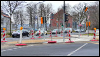 11.12.2020 - Obere Lichtenplatzer Str. - Ecke  Wettiner Str. - Die Verkehrsinsel ist nun fertig.